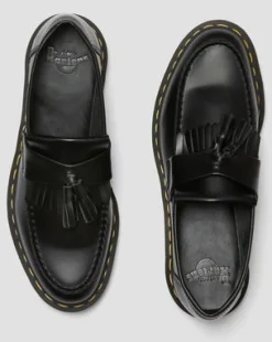 Adrian Gele Stiksel Smooth Leren Tassle Loafers in Zwart