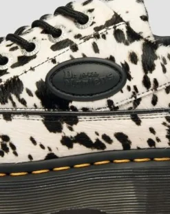 Buzz Dalmatian Hair-On Leren Schoenen Met Vijf Veterogen in Crème & Zwart