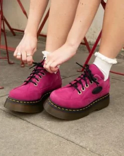 BUZZ GETROMMELDE NUBUCK SCHOENEN MET VIJF VETEROGEN in Roze