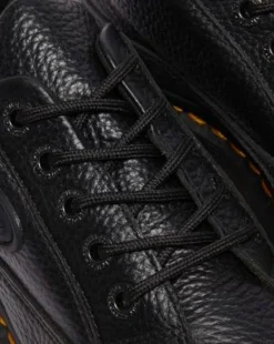 Buzz getrommeld nappaleren schoenen met vijf veterogen in Zwart