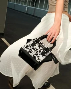 Extra Kleine Dalmatian Hair-On Leren Draagtas in Crème & Zwart