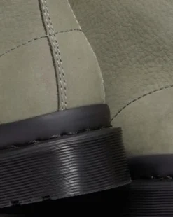1460 Gemalen Nubuck Leren Veterlaarzen in Nickel Grey