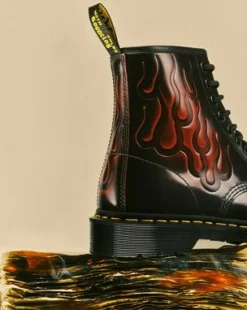 1460 Inferno Leren Veterlaarzen in Cherry Red