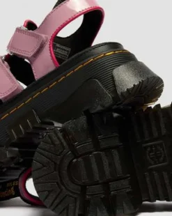 Mattison Zachte Lakleren Sandalen met Drie Riemen in Dusty Roze