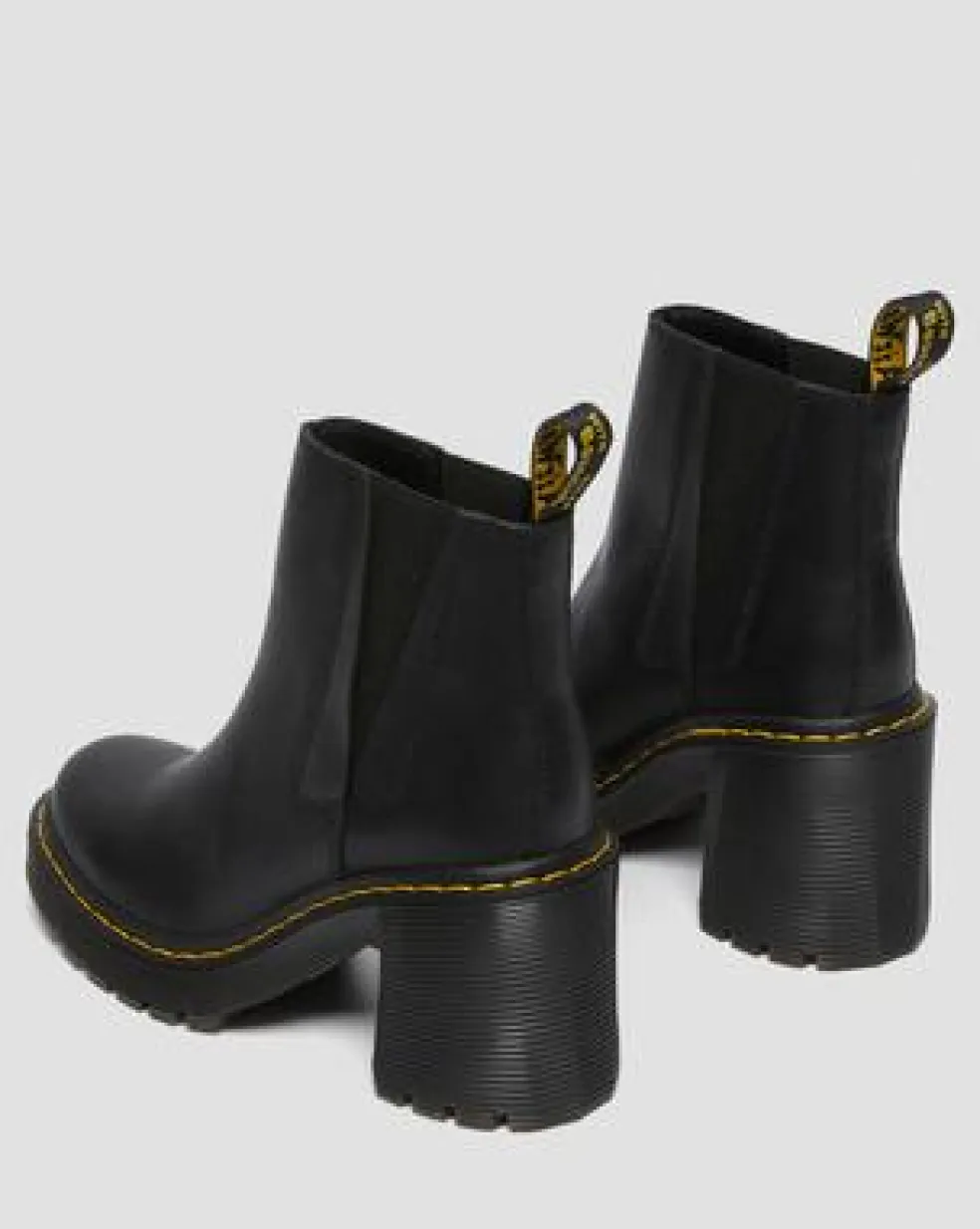 Spence Leren Chelsea Boots met Uitlopende Hak in Zwart