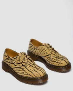 1461 Wild Emboss Suède Schoenen in Teak Bruin & Zwart
