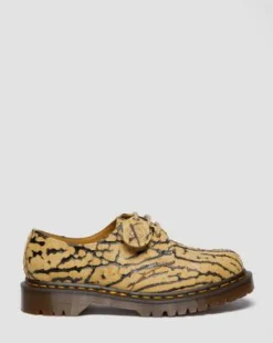1461 Wild Emboss Suède Schoenen in Teak Bruin & Zwart