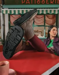 Zebzag Slip-On Leren Laarzen in Donkerbruin